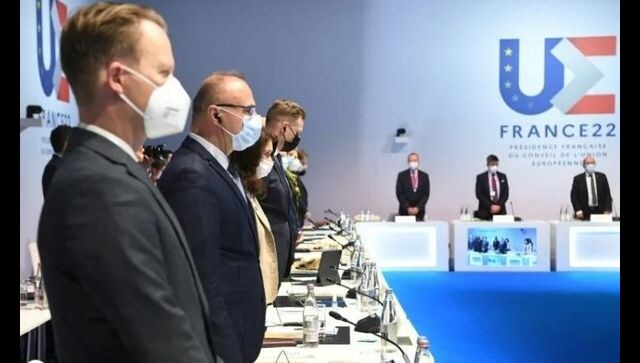 EU warns Russia of 'robust' response as Ukraine crisis worsens EU warns Russia of 'robust' response as Ukraine crisis worsens
