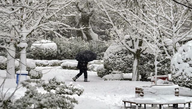 Snowstorm halts life in Greece, shuts down Europe's busiest airport in Istanbul Snowstorm halts life in Greece, shuts down Europe's busiest airport in Istanbul