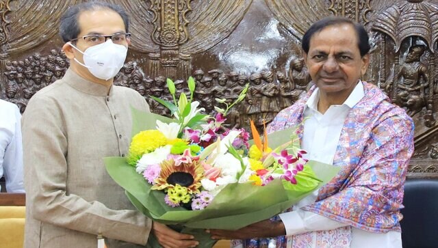 Mumbai: KCR meets Uddhav Thackeray, discusses political situation, development issues Mumbai: KCR meets Uddhav Thackeray, discusses political situation, development issues