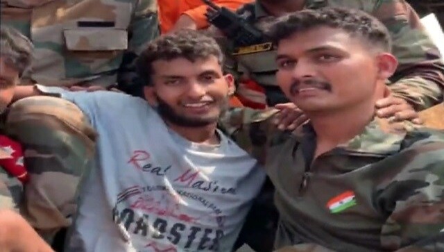 Indian Army rescues 23-year-old trekker trapped on Kerala hill for two days Indian Army rescues 23-year-old trekker trapped on Kerala hill for two days
