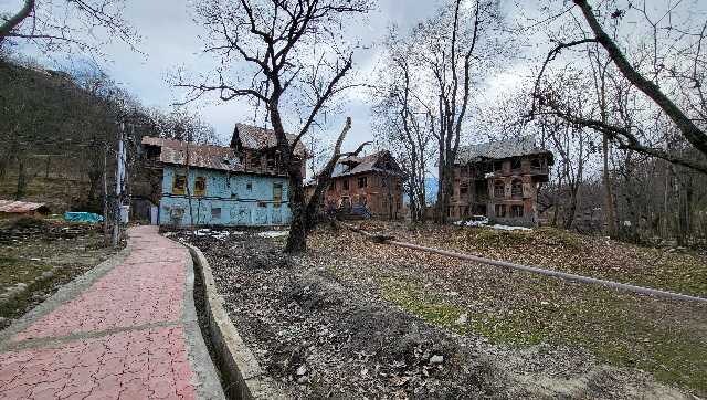 Kashmiri Pandits, who stayed on despite mass exodus of 90s, feel neglected in their homeland Kashmiri Pandits, who stayed on despite mass exodus of 90s, feel neglected in their homeland