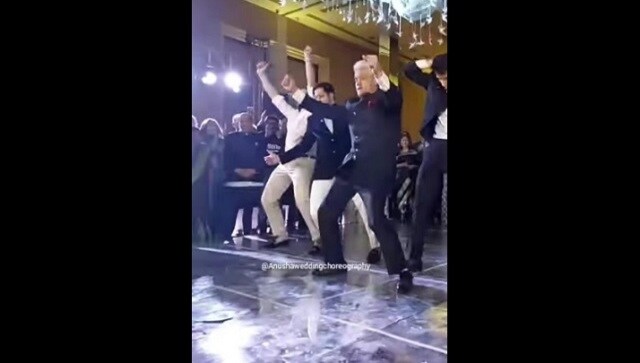 Watch: Bride’s father grooves to Pushpa song Oo Antava, sets dance floor on fire Watch: Bride’s father grooves to Pushpa song Oo Antava, sets dance floor on fire