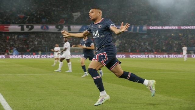 Ligue 1: Kylian Mbappe says he consulted Emmanuel Macron over PSG deal Ligue 1: Kylian Mbappe says he consulted Emmanuel Macron over PSG deal