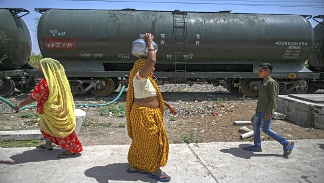 Waiting for the water train in scorched Rajasthan Waiting for the water train in scorched Rajasthan