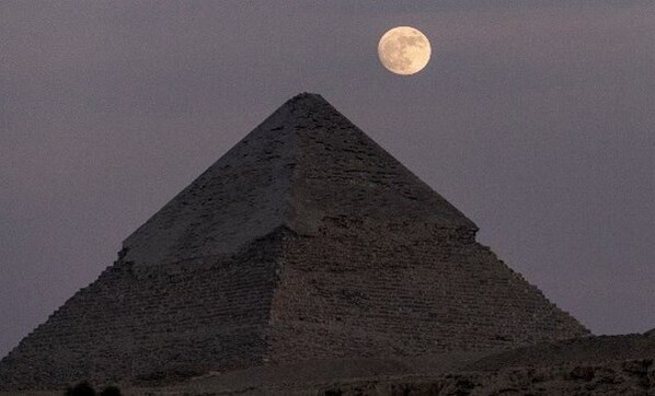 Over the ‘buck’ moon: Biggest supermoon of the year is simply stunning Over the ‘buck’ moon: Biggest supermoon of the year is simply stunning