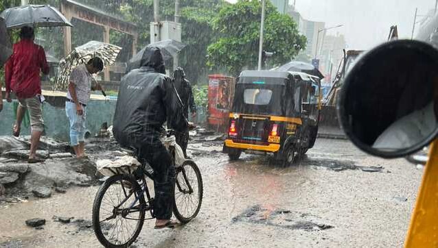 Mumbai rains: No respite from heavy showers till 8 July; IMD says floods, landslides possible Mumbai rains: No respite from heavy showers till 8 July; IMD says floods, landslides possible