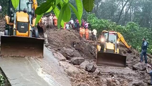 Heavy rains lash Kerela: Five deaths reported due to landslide Heavy rains lash Kerela: Five deaths reported due to landslide