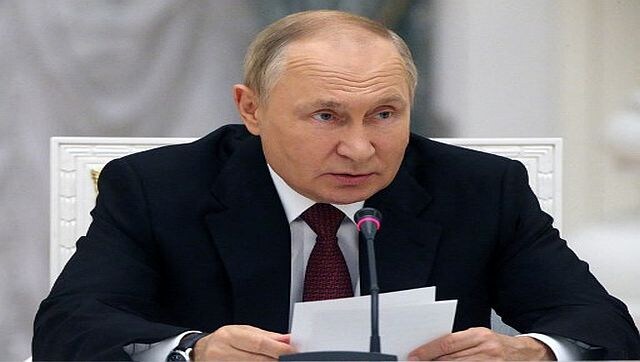 More sanctions, isolation if Putin carries out threats, warn top Western nations