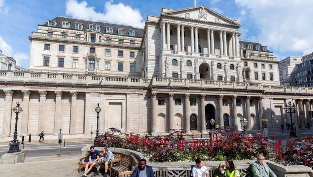 UK enters recession, central bank admits UK enters recession, central bank admits