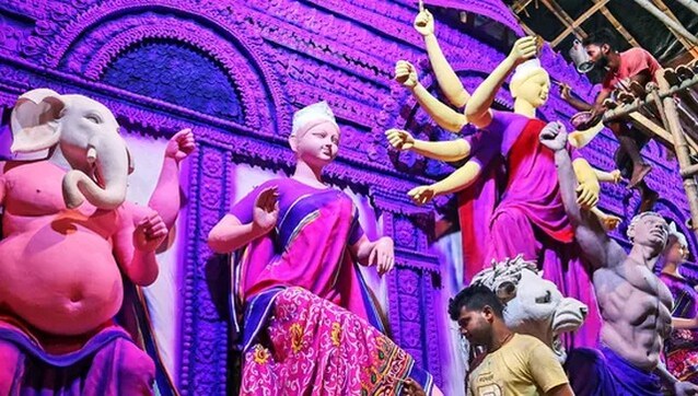 Pujo Aashche! Bengal readies for the biggest party of the year Pujo Aashche! Bengal readies for the biggest party of the year
