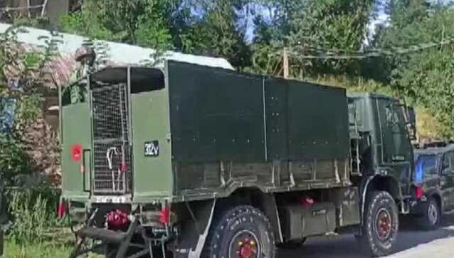 Jammu and Kashmir: Two Hizbul Mujahideen terrorists, involved in civilian killings, gunned down in Anantnag encounter Jammu and Kashmir: Two Hizbul Mujahideen terrorists, involved in civilian killings, gunned down in Anantnag encounter