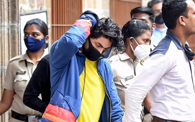 Shah Rukh Khan’s son Aryan Khan was also arrested last year by the Narcotics Control Bureau after they raided a drug party in Mumbai. Khan had to be in prison for almost a month after which he was granted bail last year in October. Gauri Khan revealed recently on Koffee With Karan how the family had to go through a rough time during that phase. Shah Rukh Khan’s son Aryan Khan was also arrested last year by the Narcotics Control Bureau after they raided a drug party in Mumbai. Khan had to be in prison for almost a month after which he was granted bail last year in October. Gauri Khan revealed recently on Koffee With Karan how the family had to go through a rough time during that phase.