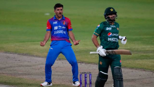 Fazalhaq Farooqi (in photo) picked two wickets in quick succession and then Fareed Ahmad joined in with another to leave Pakistan lose three wickets for just 13 runs. AP
