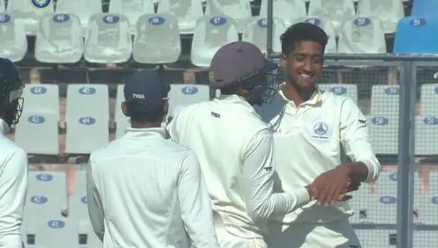 Duleep Trophy: Sai Kishore's 7-wicket haul gives South Zone big lead vs North; West sets Central huge target Duleep Trophy: Sai Kishore's 7-wicket haul gives South Zone big lead vs North; West sets Central huge target