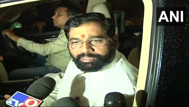 Mumbai: Car catches fire on highway, Maharashtra CM Eknath Shinde stops to help