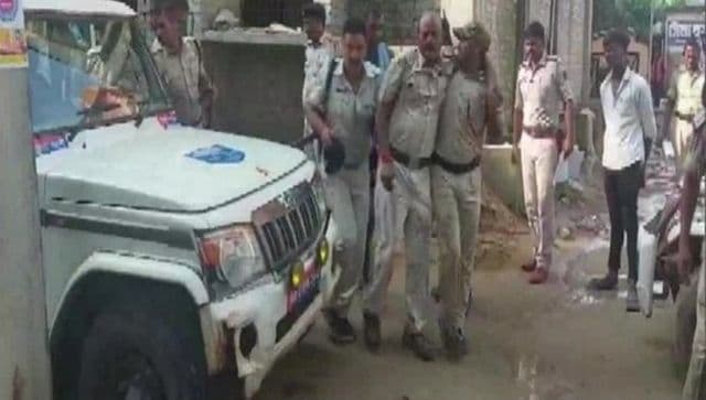 Bihar: Cops injured after villagers attack police station over custodial death of man