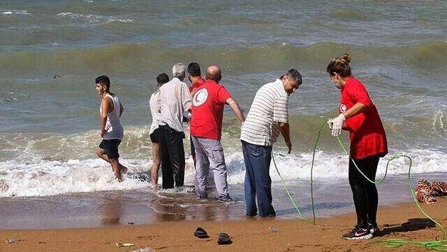 Lebanon migrant shipwreck: Toll rises to 100, including 10 children