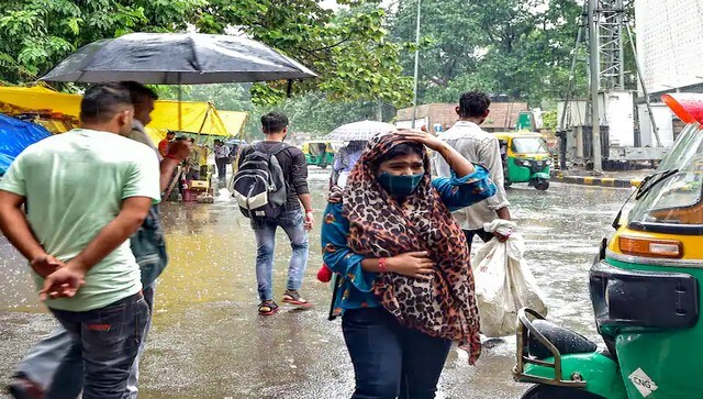 Heavy rainfall over the last three days has wreaked havoc in Delhi and the national capital region. On Sunday, a building collapsed in Delhi’s Lahori Gate area injuring at least five people and killing a four-year-old girl. PTI Heavy rainfall over the last three days has wreaked havoc in Delhi and the national capital region. On Sunday, a building collapsed in Delhi’s Lahori Gate area injuring at least five people and killing a four-year-old girl. PTI
