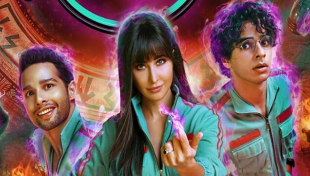 Katrina Kaif, Ishaan and Siddhant Chaturvedi play cricket while promoting their film Phone Bhoot Katrina Kaif, Ishaan and Siddhant Chaturvedi play cricket while promoting their film Phone Bhoot