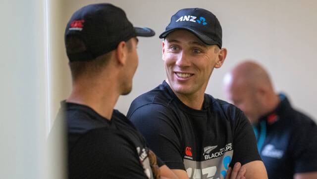 Dane Cleaver replaces Daryl Mitchell in New Zealand's squad for Tri-Series Dane Cleaver replaces Daryl Mitchell in New Zealand's squad for Tri-Series