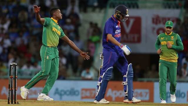 India vs South Africa 1st ODI: Fans share hilarious memes as hosts lose the match by 9 runs India vs South Africa 1st ODI: Fans share hilarious memes as hosts lose the match by 9 runs