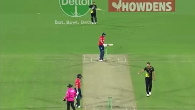 Watch: Mitchell Starc warns Jos Buttler for run-out at non-striker’s end says, ‘I am not Deepti, but I might do it’ Watch: Mitchell Starc warns Jos Buttler for run-out at non-striker’s end says, ‘I am not Deepti, but I might do it’