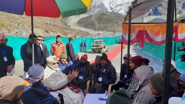 WATCH: In Kedarnath, PM Modi's free-wheeling chat with shramjeevis WATCH: In Kedarnath, PM Modi's free-wheeling chat with shramjeevis
