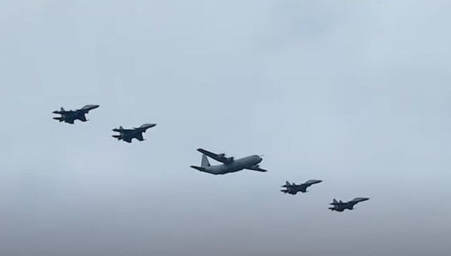 IAF’s Lockheed Martin C-130J Super Hercules and four Sukhoi Su-30MKI exhibited Bajrang formation at the aerial show. The ceremony witnessed some spellbinding aerobatic displays. News18 Photo IAF’s Lockheed Martin C-130J Super Hercules and four Sukhoi Su-30MKI exhibited Bajrang formation at the aerial show. The ceremony witnessed some spellbinding aerobatic displays. News18 Photo