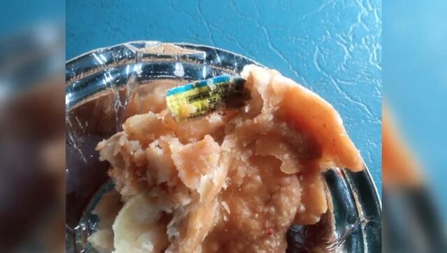 'Fortune cookies with Indian twist': Passenger finds 'yellow paper' in train samosa; IRCTC reacts
