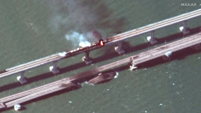 Crimea bridge resumes traffic after blast, Russian army leadership changed Crimea bridge resumes traffic after blast, Russian army leadership changed