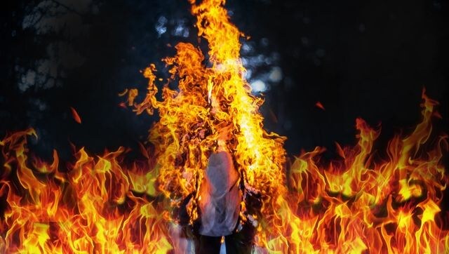 Jharkhand: Woman suffers serious burn injuries after dispute with live-in partner in Dumka Jharkhand: Woman suffers serious burn injuries after dispute with live-in partner in Dumka
