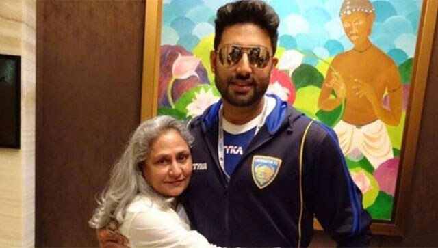 Jaya Bachchan loses temper at fans trying to click selfies with son Abhishek Bachchan; watch