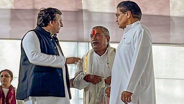 Samajwadi Party President Akhilesh Yadav interacts with guests at his father’s funeral. Mulayam Singh Yadav’s last journey began at his ancestral village in Saifai. Supporters of the veteran politician gathered in huge crowds to get a final glimpse of their leader. PTI Samajwadi Party President Akhilesh Yadav interacts with guests at his father’s funeral. Mulayam Singh Yadav’s last journey began at his ancestral village in Saifai. Supporters of the veteran politician gathered in huge crowds to get a final glimpse of their leader. PTI
