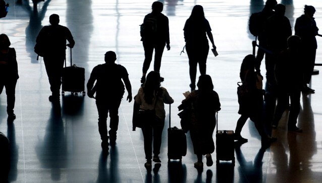 COVID-19: 'Wearing masks on flight no longer compulsory, but is advisable,' says Government COVID-19: 'Wearing masks on flight no longer compulsory, but is advisable,' says Government