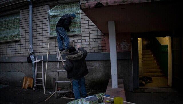 Russia ups the ante in Kherson, Ukrainians flee as shelling devastates key resources ahead of winter