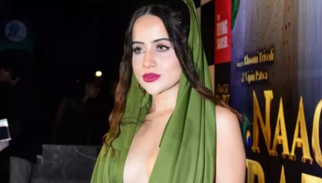 Uorfi Javed gives befitting reply to trollers who ask her why she goes to airport: 'Can’t the Splitsvilla contestant...'