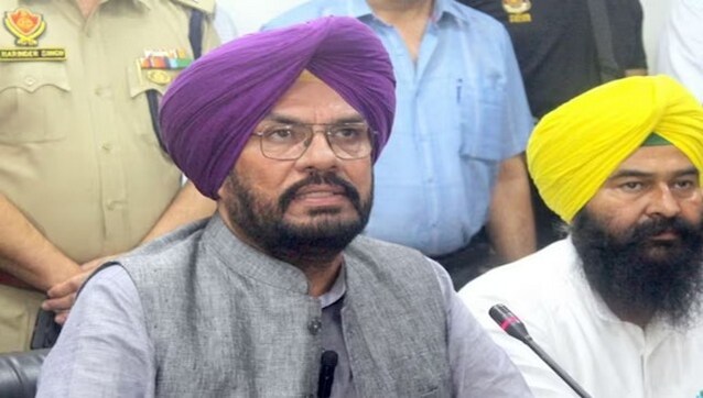 'How can Punjab's pollution reach Delhi?': State agriculture minister on stubble burning; what data reveals 'How can Punjab's pollution reach Delhi?': State agriculture minister on stubble burning; what data reveals