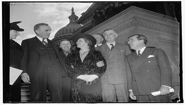 A look back at historical events that took place on 28 November