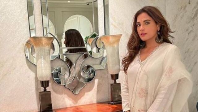 After insulting Indian Army, Richa Chadha tenders apology After insulting Indian Army, Richa Chadha tenders apology
