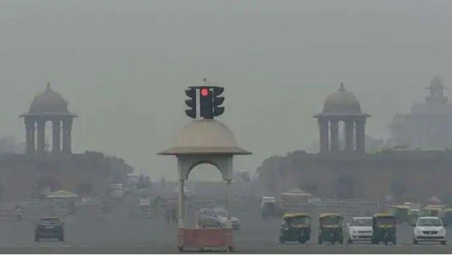 Toxic air chokes Delhi-NCR: People complain of breathing difficulties, doctor concerned as condition turns 'severe'