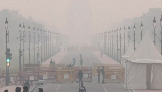 After improvement over past few days, Delhi air quality dips to 'poor' today After improvement over past few days, Delhi air quality dips to 'poor' today
