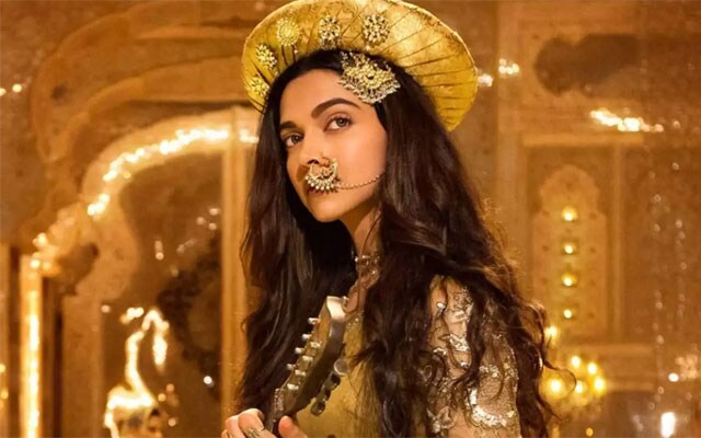 Mastani – Beautiful, delicate, and ethereal, Deepika stepped into Sanjay Leela Bhansali’s vision of Mastani, bringing old-world charm and a solid performance. Mastani – Beautiful, delicate, and ethereal, Deepika stepped into Sanjay Leela Bhansali’s vision of Mastani, bringing old-world charm and a solid performance.