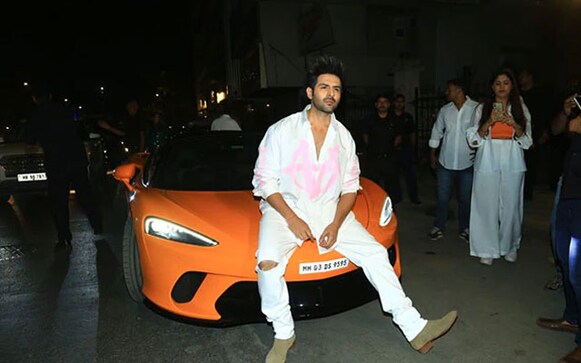Ananya Panday, Disha Patani, Alaya F lit up Kartik Aaryan's 32nd birthday bash