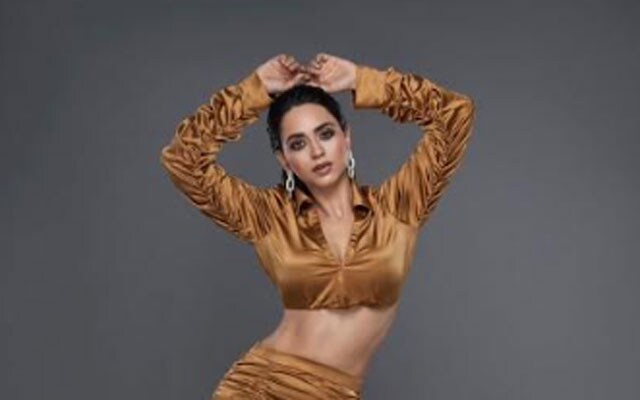 Today, she has become a well-known name because of the Bigg Boss 16 show. Soundarya Sharma is also a dentist by profession. Before making a career in acting, Soundarya worked as a dentist in a hospital in Delhi (Photo Credit: @soundaryasharma Koo App) Today, she has become a well-known name because of the Bigg Boss 16 show. Soundarya Sharma is also a dentist by profession. Before making a career in acting, Soundarya worked as a dentist in a hospital in Delhi (Photo Credit: @soundaryasharma Koo App)