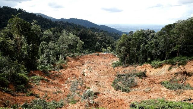 Malaysia landslide: Rescue workers search for survivors, death toll rises to 21 Malaysia landslide: Rescue workers search for survivors, death toll rises to 21