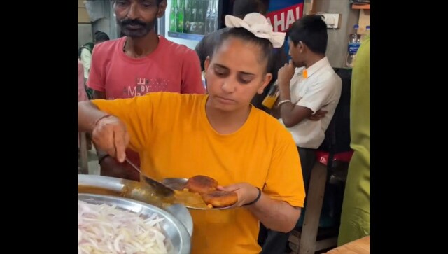 Viral video: Woman dresses up as 'Sardar' to sell street food on Punjab streets