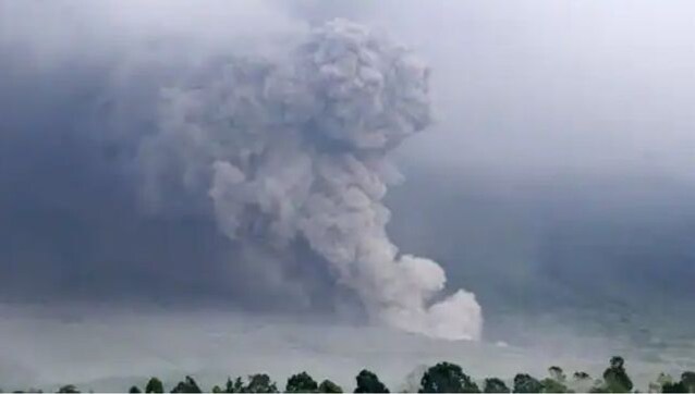 Indonesia's Mount Semeru volcano erupts, top alert status triggered Indonesia's Mount Semeru volcano erupts, top alert status triggered