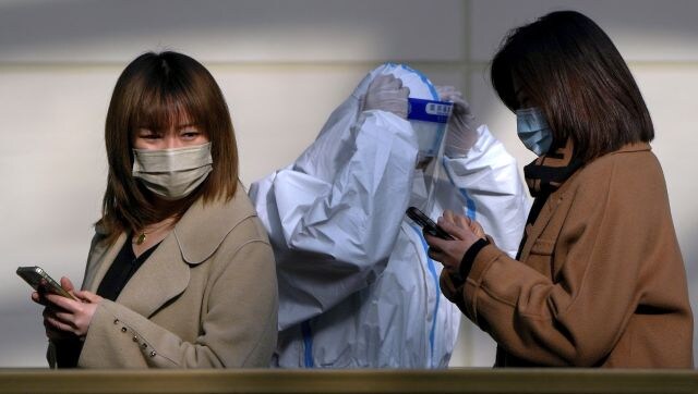 How life will change as China relaxes its COVID-19 restrictions 随着中国放松对COVID-19的限制,生活将发生怎样的变化