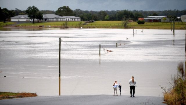 Rescuers airlift residents from remote Australia floods