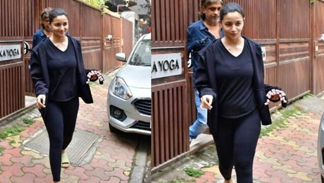 Newest mother in Tinsel Town Alia Bhatt looks beautiful in a comfy all-black look as she gets clicked at a yoga studio 新妈妈Alia Bhatt穿着一身舒适的全黑衣服,在瑜伽馆被拍得很美